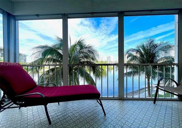 Photo 2 of Condo for sale at 3030 Marcos Dr #T302, Aventura, FL 33160 | MLS# A12080257 | Listing updated on 2026-08-31