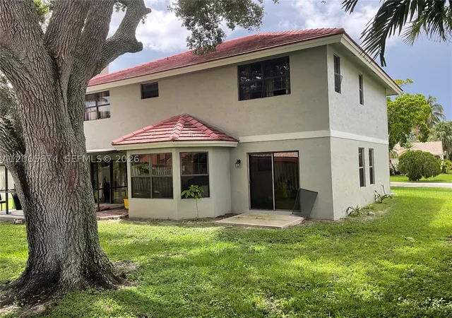 Photo 4 of Single family home for sale at 760 Blue Ridge Way, Davie, FL 33325 | MLS# A12065674 | Listing updated on 2026-08-31