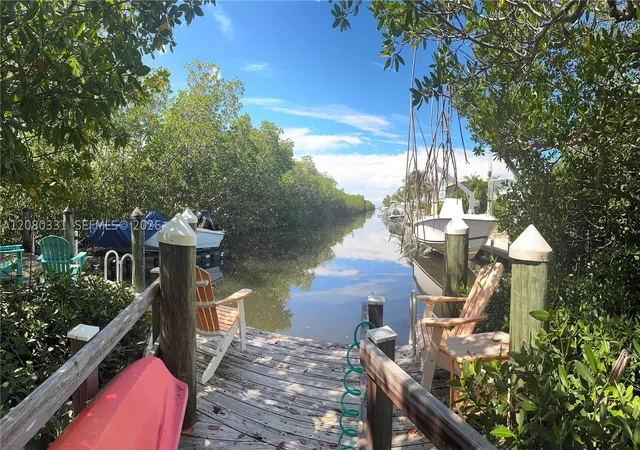 Photo 1 of Single family home for sale at 102 Venetian Dr, Islamorada, FL 33036 | MLS# A12080331 | Listing updated on 2026-09-10