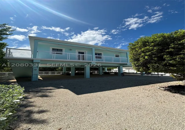Photo 3 of Single family home for sale at 102 Venetian Dr, Islamorada, FL 33036 | MLS# A12080331 | Listing updated on 2026-09-10