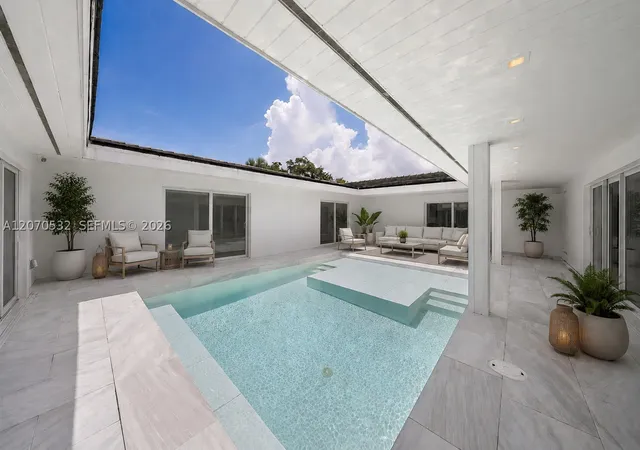 Photo 3 of Single family home for sale at 4001 Monserrate St, Coral Gables, FL 33146 | MLS# A12070532 | Listing updated on 2026-09-13