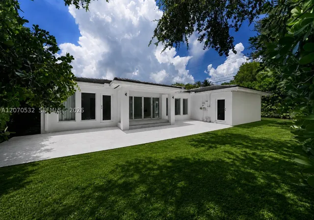 Photo 4 of Single family home for sale at 4001 Monserrate St, Coral Gables, FL 33146 | MLS# A12070532 | Listing updated on 2026-09-13