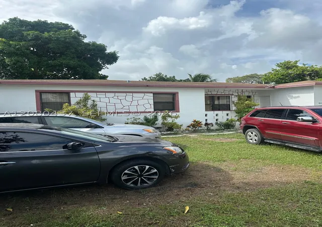 Photo 3 of Single family home for sale at 1500 Ne 150th Street, Miami, FL 33161 | MLS# A12080437 | Listing updated on 2026-09-01