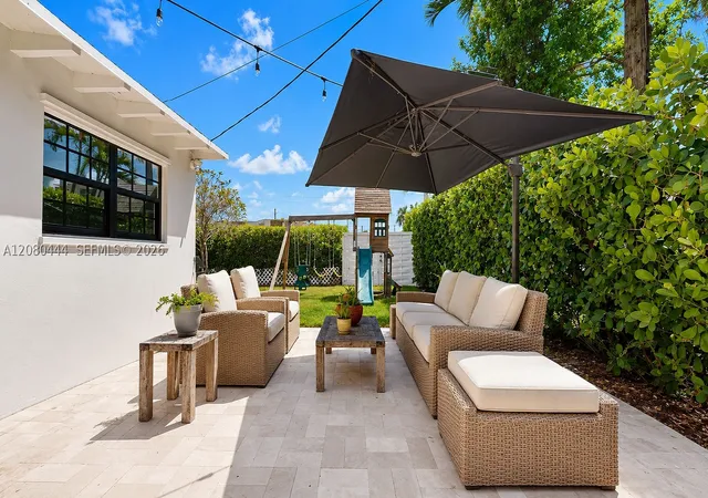 Photo 2 of Single family home for sale at 6 Carmona Ave, Coral Gables, FL 33134 | MLS# A12080444 | Listing updated on 2026-09-12