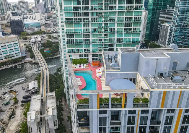 Photo 3 of Condo for sale at 31 SE 6th Street #707, Miami, FL 33131 | MLS# A12079463 | Listing updated on 2026-09-01