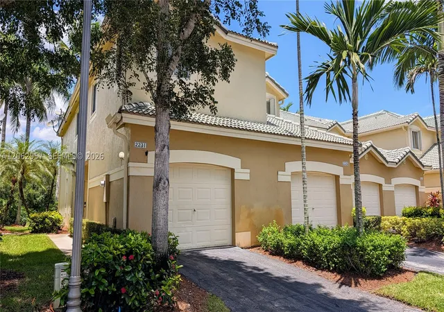 Photo 3 of Townhouse for sale at 2231 N Cordoba Bnd, Weston, FL 33327 | MLS# A12062957 | Listing updated on 2026-08-31