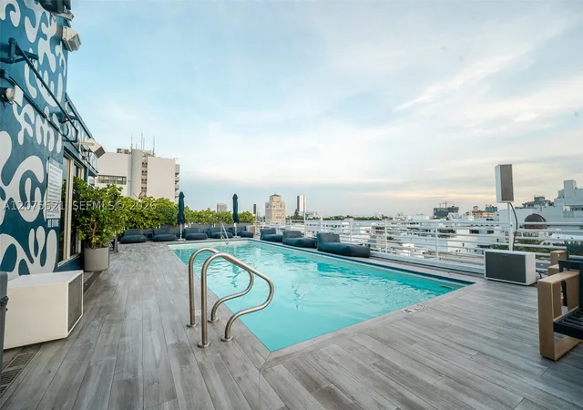 Photo 3 of Condo for sale at 1060 Ocean Dr #D204, Miami Beach, FL 33139 | MLS# A12075521 | Listing updated on 2026-09-14