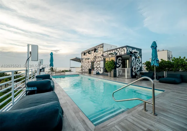 Photo 4 of Condo for sale at 1060 Ocean Dr #D204, Miami Beach, FL 33139 | MLS# A12075521 | Listing updated on 2026-09-14