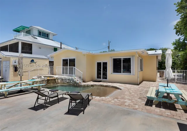 Photo 4 of Single family home for sale at 1791 Grouper Dr, Marathon, FL 33050 | MLS# A12079714 | Listing updated on 2026-08-31