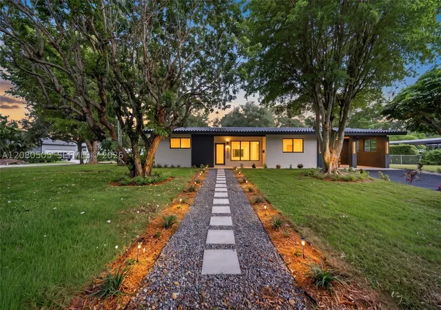 Photo 1 of Single family home for sale at 8230 Sw 117th Terrace, Miami, FL 33156 | MLS# A12080505 | Listing updated on 2026-09-13