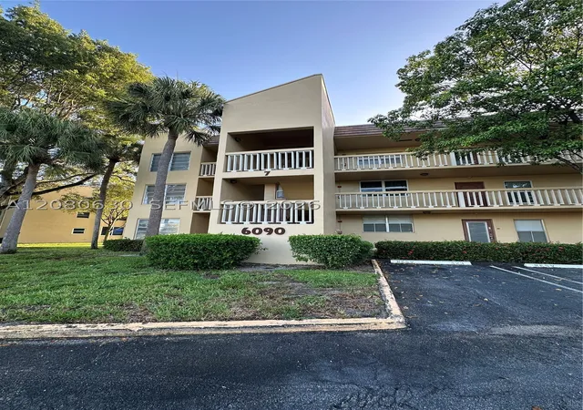 Photo 2 of Condo for sale at 6090 Nw 64th Avenue #310, Tamarac, FL 33319 | MLS# A12080630 | Listing updated on 2026-08-31