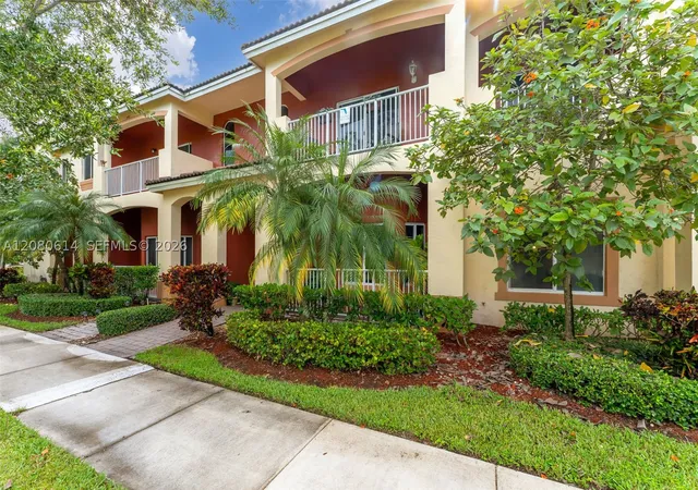 Photo 2 of Townhouse for sale at 2324 Se 17th Terrace, Homestead, FL 33035 | MLS# A12080614 | Listing updated on 2026-10-05