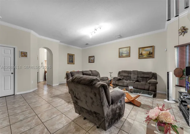 Photo 3 of Townhouse for sale at 2324 Se 17th Terrace, Homestead, FL 33035 | MLS# A12080614 | Listing updated on 2026-10-05