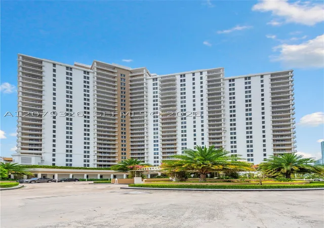 Photo 2 of Condo for sale at 701 Brickell Key Blvd #707, Miami, FL 33131 | MLS# A12079326 | Listing updated on 2026-09-01