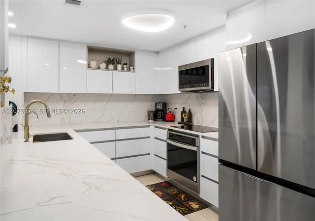 Photo 4 of Condo for sale at 701 Brickell Key Blvd #707, Miami, FL 33131 | MLS# A12079326 | Listing updated on 2026-09-01