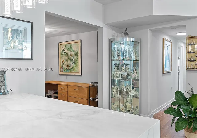 Listing Photo 4 - Condo for sale in Metropolis II at Dadeland located at 9066 Sw 73Rd Ct, Miami, FL 33156 - Unit #1809