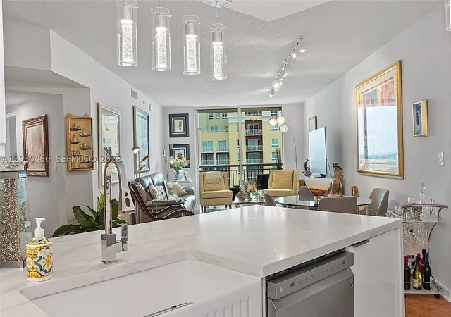 Listing Photo 5 - Condo for sale in Metropolis II at Dadeland located at 9066 Sw 73Rd Ct, Miami, FL 33156 - Unit #1809