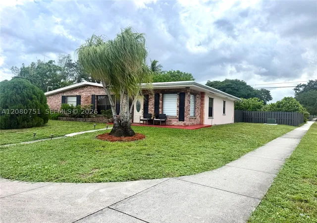 Photo 3 of Single family home for sale at 3851 Sw 59th Terrace, Davie, FL 33314 | MLS# A12080751 | Listing updated on 2026-09-14