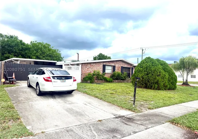 Photo 3 of Single family home for sale at 3851 SW 59th Terrace, Davie, FL 33314 | MLS# A12080751 | Listing updated on 2026-09-14