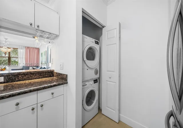 Photo 4 of Condo for sale at 17150 N Bay Rd #2516, Sunny Isles Beach, FL 33160 | MLS# A12080727 | Listing updated on 2026-09-01