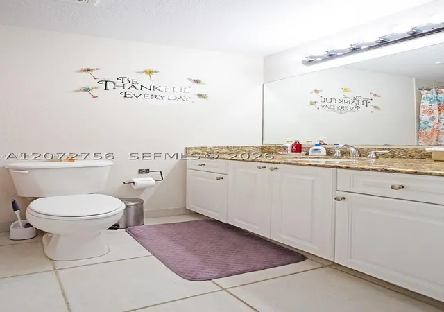 Listing Photo 5 - Condo for sale in building located at 911 Hillcrest Ct, Hollywood, FL 33021 - Unit #7