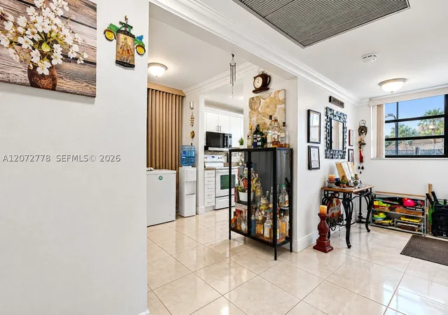Photo 2 of Condo for sale at 1101 Colony Point Cir #123, Pembroke Pines, FL 33026 | MLS# A12072778 | Listing updated on 2026-09-12
