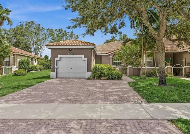 Townhouse for sale at 7420 S Aragon Blvd #1, Sunrise, FL 33313 | MLS# A12080607
