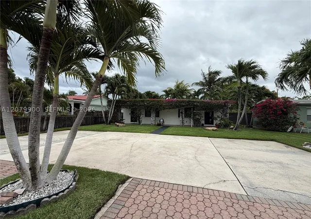 Photo 18 of Multi family home for sale at 612 W Drew St, Lantana, FL 33462 | MLS# A12079900 | Listing updated on 2026-10-02
