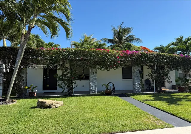 Photo 1 of Multi family home for sale at 612 W Drew St, Lantana, FL 33462 | MLS# A12079900 | Listing updated on 2026-09-01