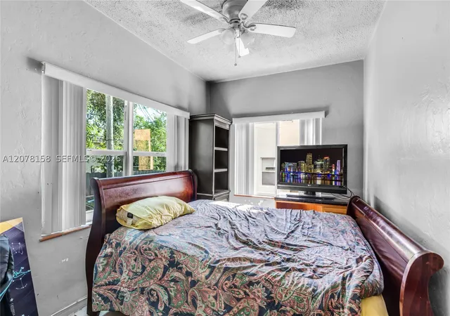 Photo 3 of House for sale at 4727 NE 1st Court, Miami, FL 33137 | MLS# A12078158 | Listing updated on 2026-09-01