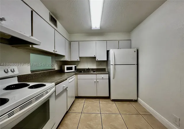 Photo 3 of Condo for sale at 5201 Geneva Way #109, Doral, FL 33166 | MLS# A12080917 | Listing updated on 2026-09-09