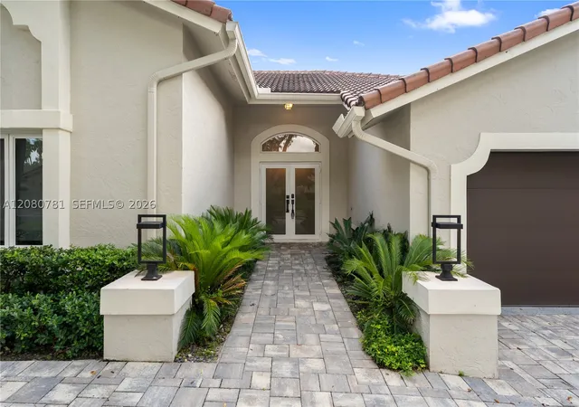 Photo 3 of Sale Pending at 1900 Lakeshore Dr, Weston, FL 33326 | MLS# A12080781 | Listing updated on 2026-09-14