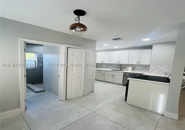 Photo 3 of Single family home for sale at 1332 Nw 3rd Avenue, Fort Lauderdale, FL 33311 | MLS# A12077899 | Listing updated on 2026-09-01