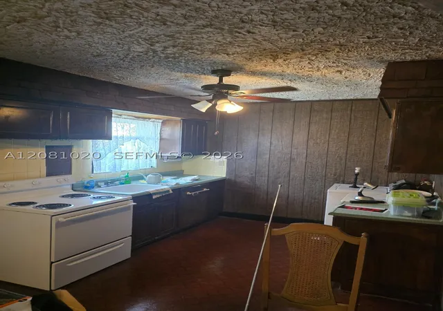 Photo 2 of Single family home for sale at 921 Ne 163rd Street, North Miami Beach, FL 33162 | MLS# A12081020 | Listing updated on 2026-09-01