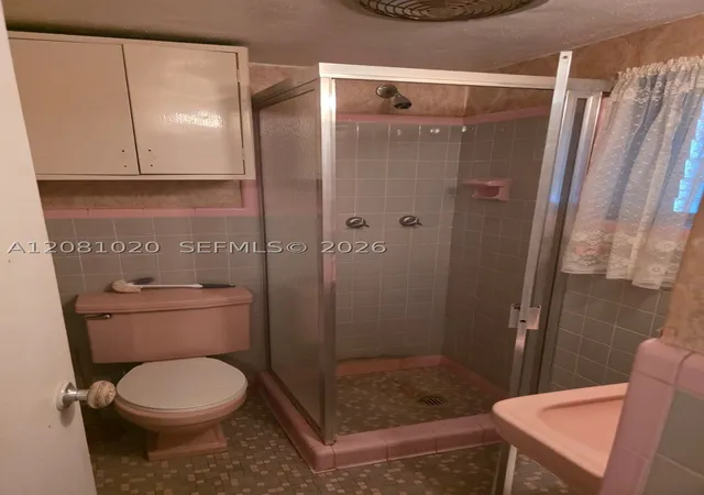 Photo 3 of Single family home for sale at 921 NE 163rd Street, North Miami Beach, FL 33162 | MLS# A12081020 | Listing updated on 2026-09-01