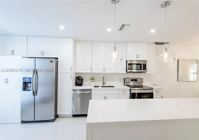 Photo 3 of Single family home for sale at 8580 Bella Vista Dr, Boca Raton, FL 33433 | MLS# A12080276 | Listing updated on 2026-09-01