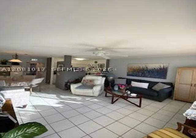 Photo 3 of House for sale at 925 SW 11th Avenue #1, Hallandale Beach, FL 33009 | MLS# A12081017 | Listing updated on 2026-09-03