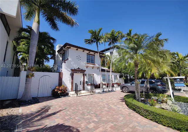 Photo 3 of Single family home for sale at 1823 S Bayshore Ln, Miami, FL 33133 | MLS# A12078564 | Listing updated on 2026-09-01