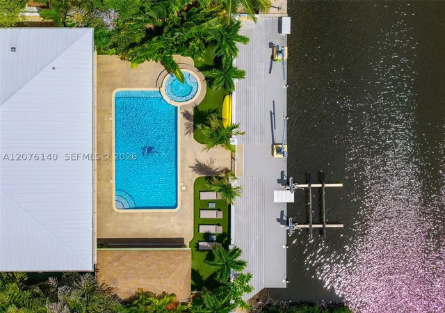 Photo 1 of Single family home for sale at 984 Shaw Dr, Key Largo, FL 33037 | MLS# A12076140 | Listing updated on 2026-09-01