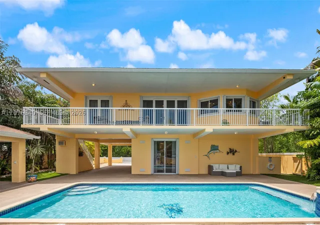 Photo 4 of Single family home for sale at 984 Shaw Dr, Key Largo, FL 33037 | MLS# A12076140 | Listing updated on 2026-09-01