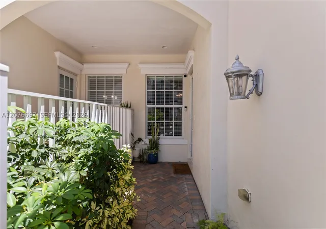 Photo 3 of Townhouse for sale at 1139 N Victoria Park Rd, Fort Lauderdale, FL 33304 | MLS# A12076697 | Listing updated on 2026-09-13