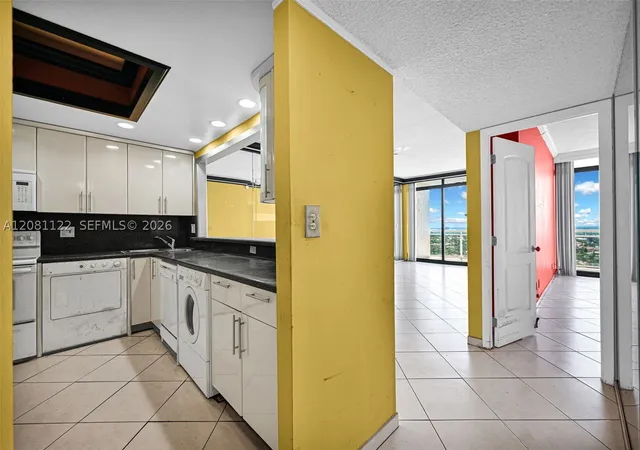 Photo 3 of Condo for sale at 1600 S Ocean Dr #PHD, Hollywood, FL 33019 | MLS# A12081122 | Listing updated on 2026-09-01