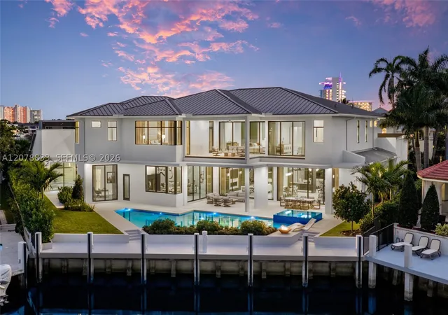 Photo 3 of Mansion for sale at 51 Isla Bahia Dr, Fort Lauderdale, FL 33316 | MLS# A12078833 | Listing updated on 2026-10-07