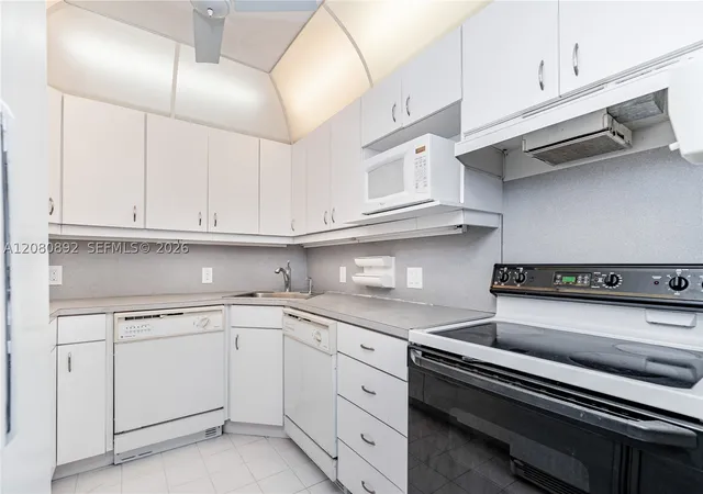 Photo 3 of Condo for sale at 3625 N Country Clb Dr #901, Aventura, FL 33180 | MLS# A12080892 | Listing updated on 2026-09-03