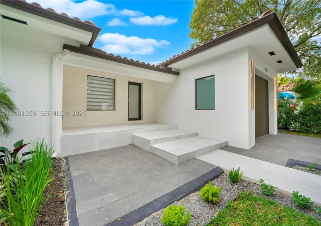 Photo 3 of Single family home for sale at 728 Majorca Ave, Coral Gables, FL 33134 | MLS# A12081169 | Listing updated on 2026-09-01