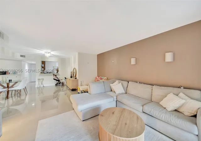 Listing Photo 3 - Condo for sale in building located at 1706 Hammock Blvd, Coconut Creek, FL 33063 - Unit #110