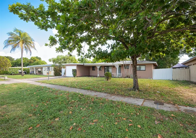 Photo 2 of Single family home for sale at 1024 Long Is Ave, Fort Lauderdale, FL 33312 | MLS# A12081095 | Listing updated on 2026-09-01