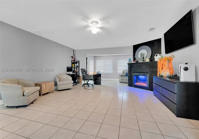 Photo 3 of Single family home for sale at 1024 Long Is Ave, Fort Lauderdale, FL 33312 | MLS# A12081095 | Listing updated on 2026-09-01