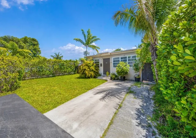 Photo 2 of Single family home for sale at 2326 Harding St, Hollywood, FL 33020 | MLS# A12080340 | Listing updated on 2026-09-03
