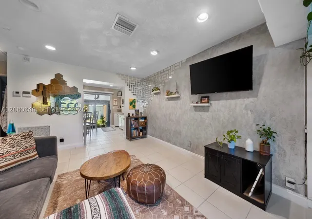 Photo 4 of Single family home for sale at 2326 Harding St, Hollywood, FL 33020 | MLS# A12080340 | Listing updated on 2026-09-03
